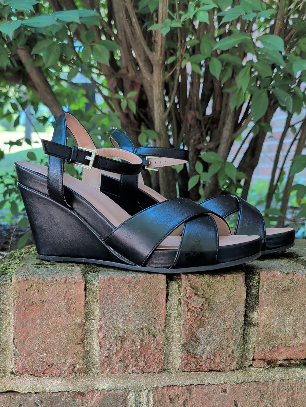 Aerosoles Black Cross Strap Pastel Wedge Sandals Size 8.5